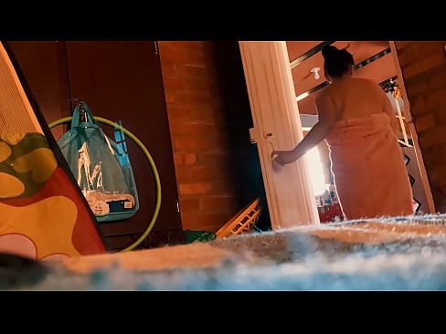 ❤️ Mano dėdė seka paskui mane į dušą, jis dulkina mane, kol aš prausiuosi duše. ️❌ Dulkinimo video prie mūsų lt.sexera.ru ❌️